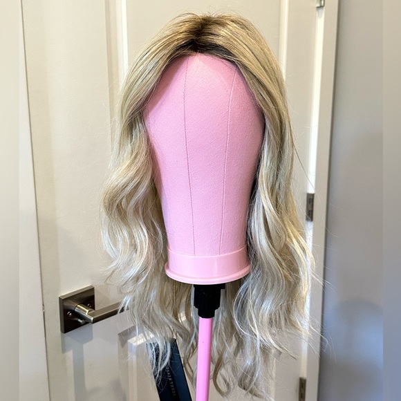 Belle Tress Dalgona 23 Wig in Tres Leches Blonde! Long, wavy style 🥰 - Picture 1 of 6